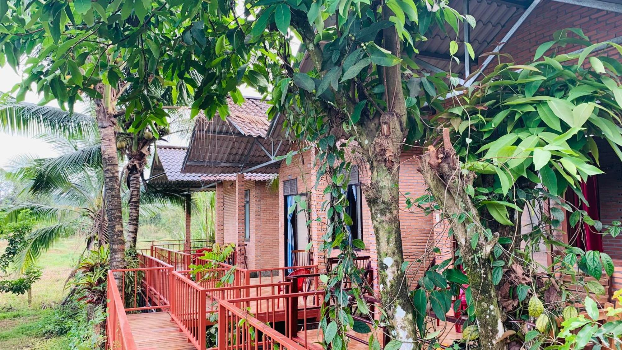 Gibbon Singing Home Stay Quan Tom Bagian luar foto