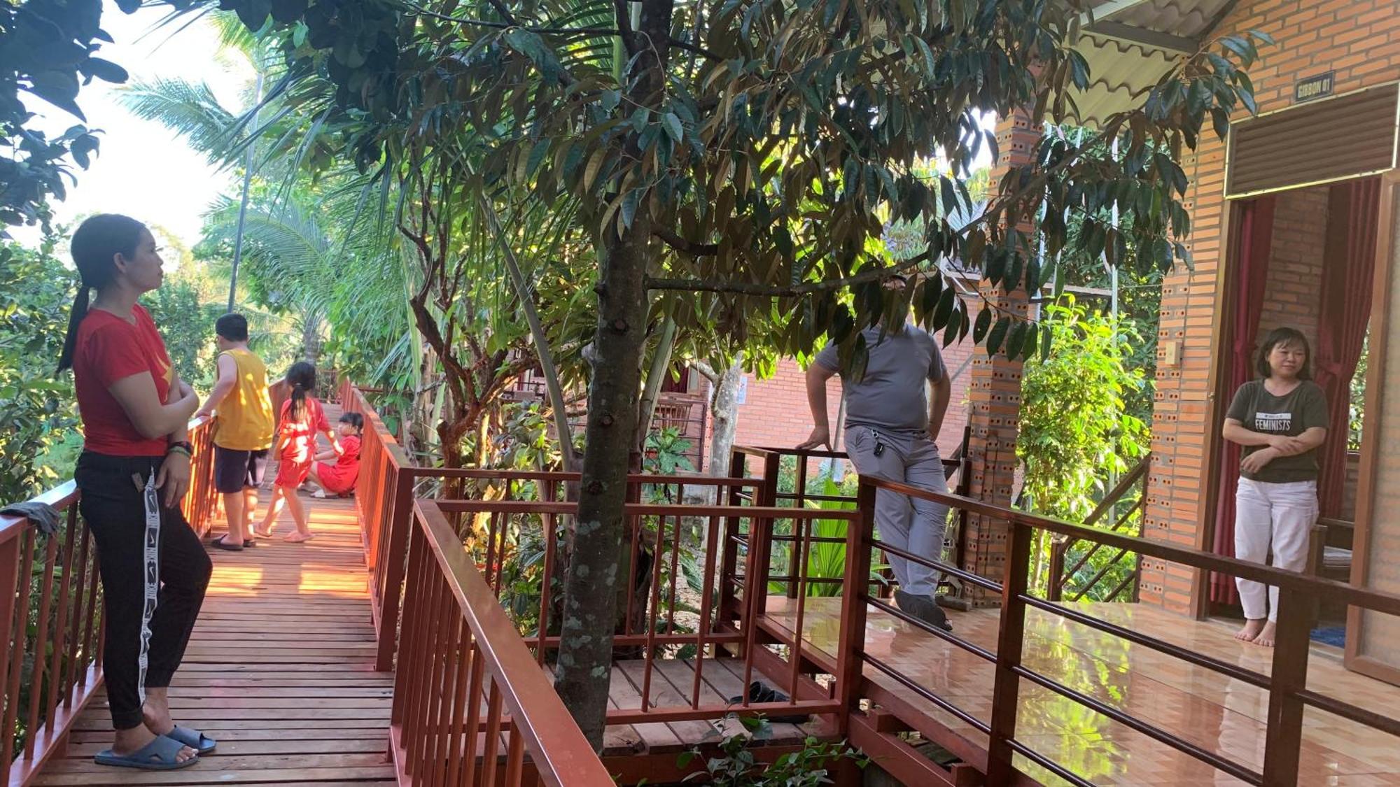 Gibbon Singing Home Stay Quan Tom Bagian luar foto