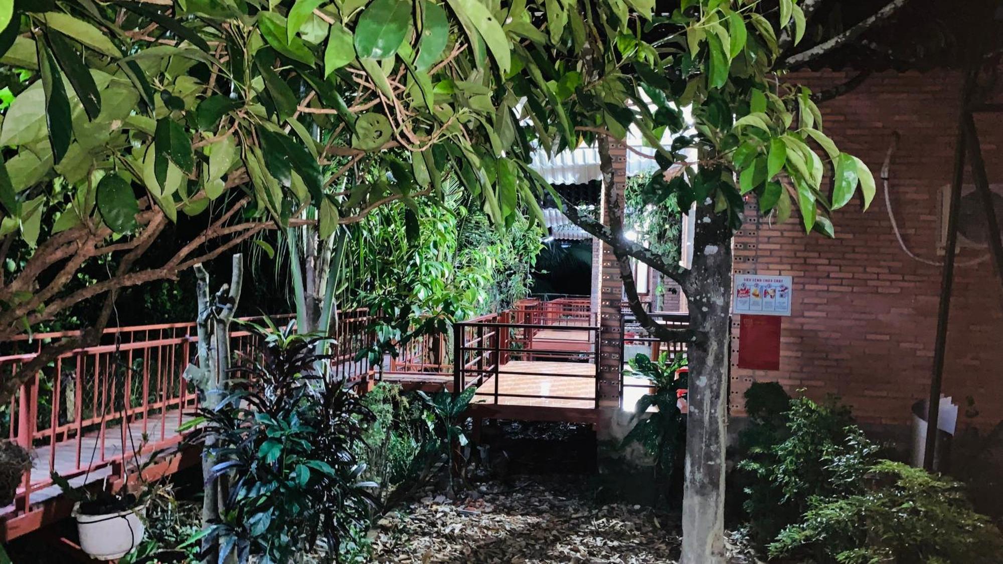 Gibbon Singing Home Stay Quan Tom Bagian luar foto