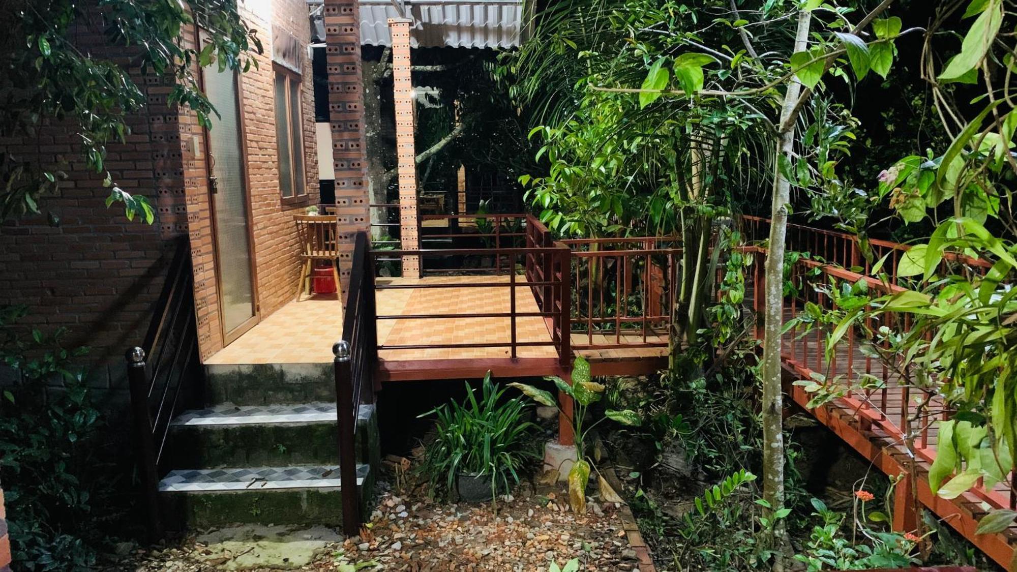 Gibbon Singing Home Stay Quan Tom Bagian luar foto